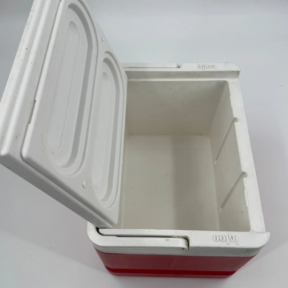 Igloo Legend 12 Cooler Vintage Red White USA Made 12 Quart‎ Personal Lunch Box